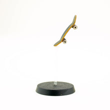 Load image into Gallery viewer, FIG'S SKATE BOARD