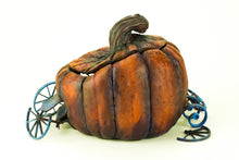 Load image into Gallery viewer, PUMPKIN CARRIAGE
